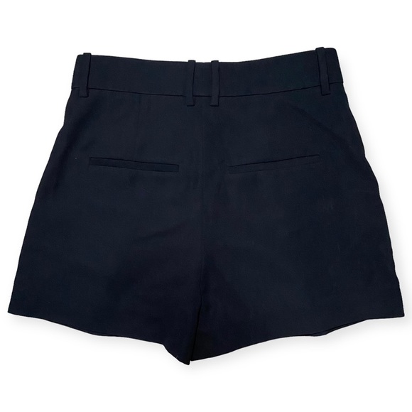 Vince Pleat Front Short - Size 2 - Picture 4 of 13